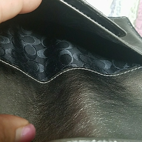 Authentic Coach leather agenda wallet - Picture 7 of 7